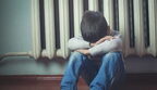 Un demi‑siècle de silence puis des révélations sur la mère et le beau‑père